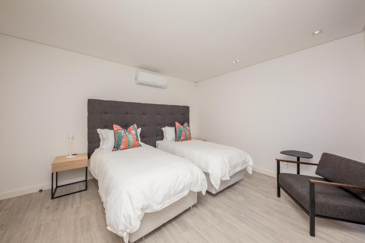8 Fiskaal Cape Town